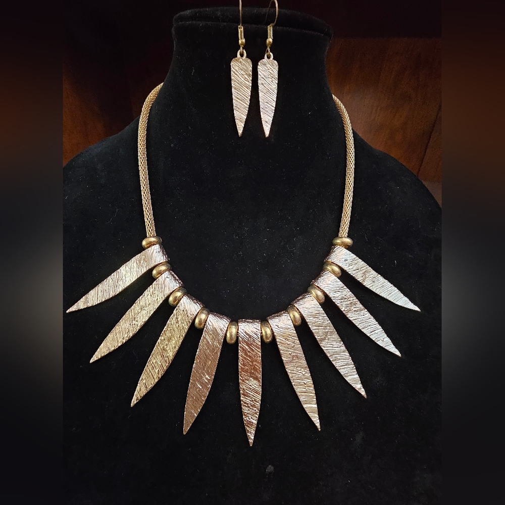Statement Gold Tone Spiked Necklace And Earring Set